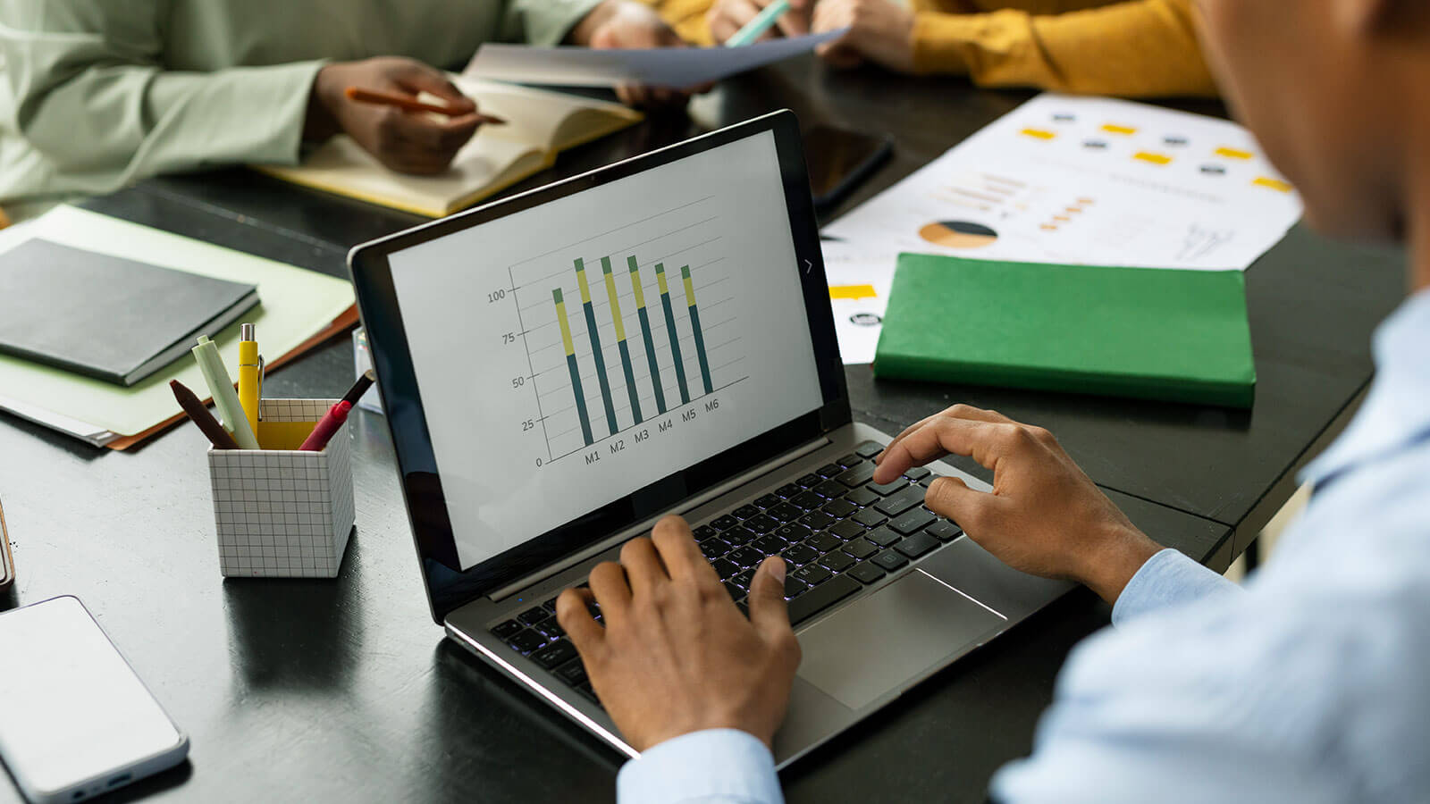 CRM, 1С, склад и продажи в единой модели